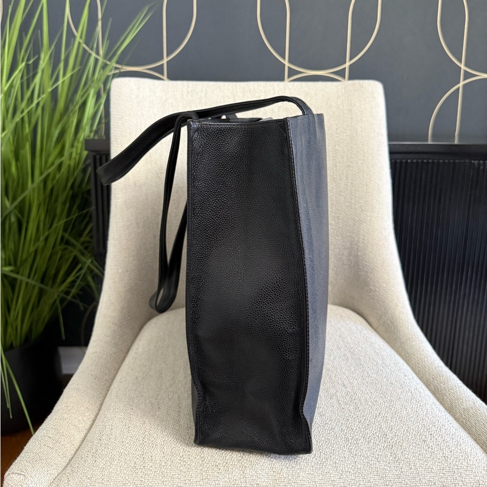 Authentic CHANEL large tote bag black leather - Picture 5 of 16